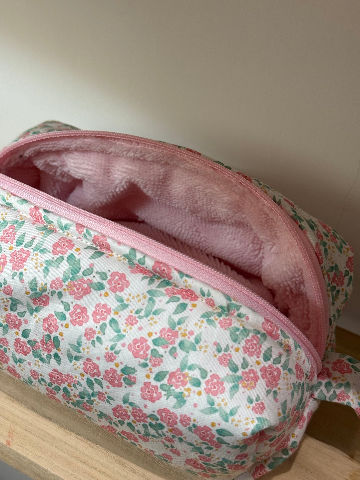 Beauty Case Roselline e spugna  Rosa - SMALL